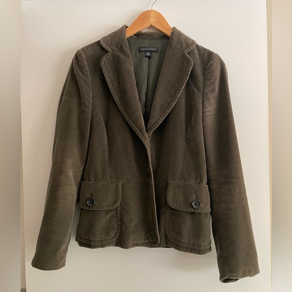 Like new! Banana Republic velour blazer